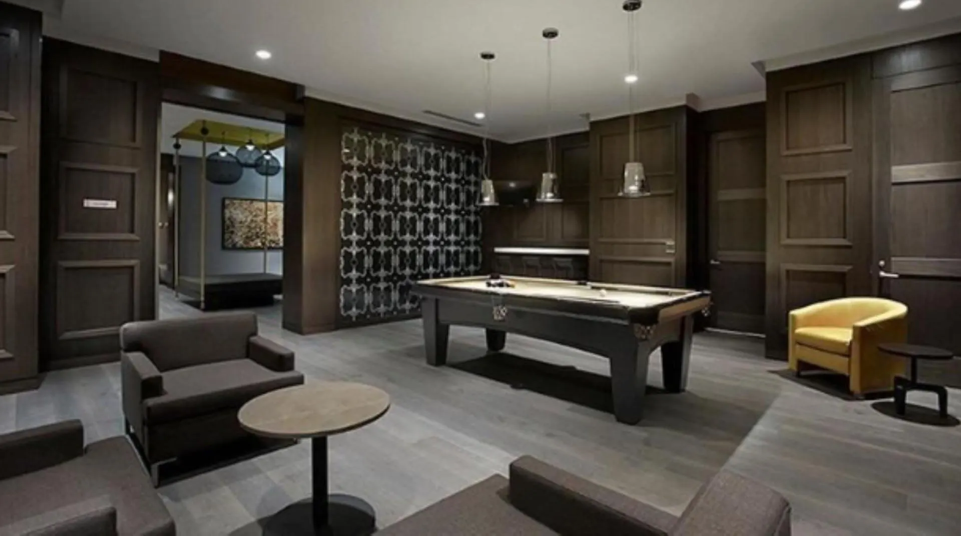 Comfort 300 Front Suites Near Rogers Centre & Free Parking Toronto