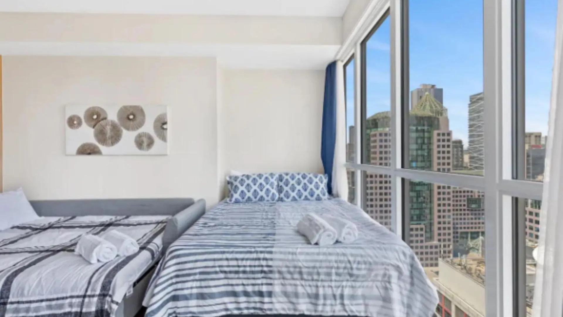 Comfort 300 Front Suites Near Rogers Centre & Free Parking Toronto Apartment