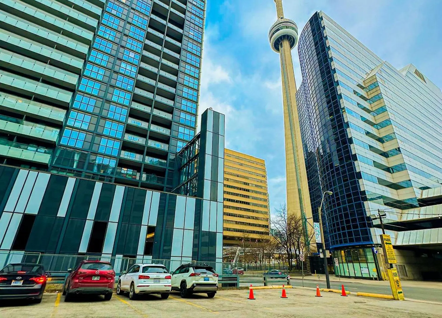 Comfort 300 Front Suites Near Rogers Centre & Free Parking Toronto Apartment